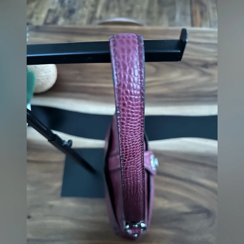 ETIENNE AIGNER Leather Handbag. Classic ‘Chianti Red’ Embossed Leather. EUC - Picture 4 of 8